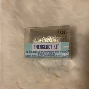 14pc emergency kit perfect for brides